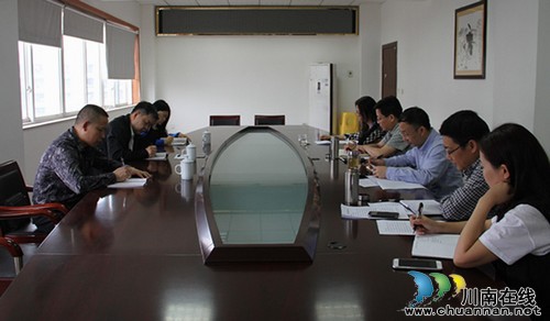泸州市国税局副局长李永诚督导调研龙马潭区国税局所得税管理工作(图1) 泸州市国税局副局长李永诚督导调研龙马潭区国税局所得税管理工作(图1)
