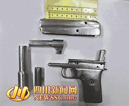 泸州一男子为赚钱网上买枪 屋内藏大量枪械(图2) 泸州一男子为赚钱网上买枪 屋内藏大量枪械(图2)