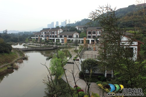 泸州张坝桂圆林公园商业街招商公告(图1) 泸州张坝桂圆林公园商业街招商公告(图1)