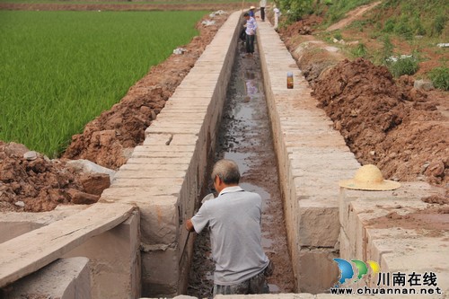 奇峰镇：农业综合开发项目如火如荼建设(图2)