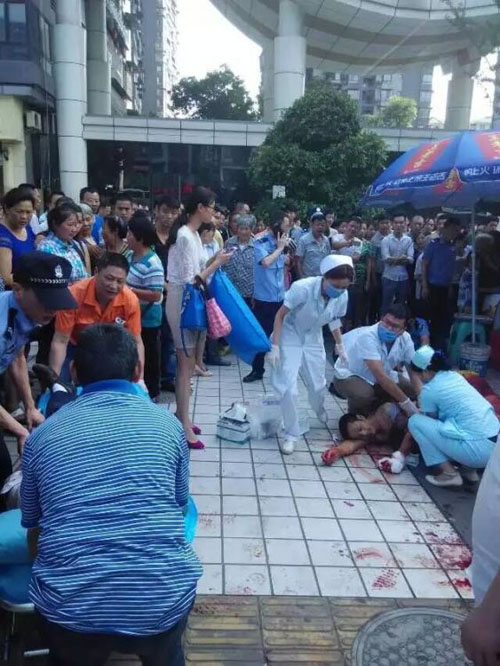 泸州:警方通报龙城丽都砍人事件(图1) 泸州:警方通报龙城丽都砍人事件(图1)