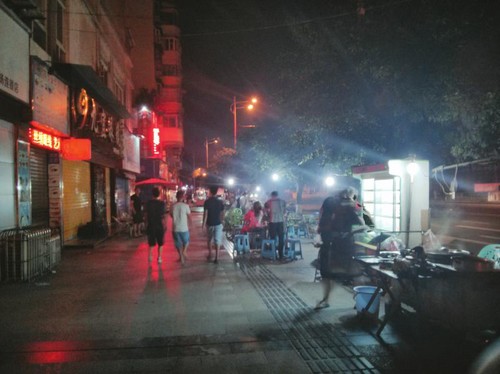夜间PM10爆表&nbsp;内江执法排查污染源(图1)
