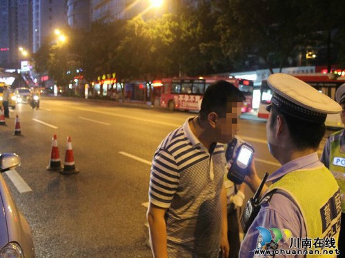 5月&nbsp;泸州交警再掀酒后驾驶整治热潮(图2)
