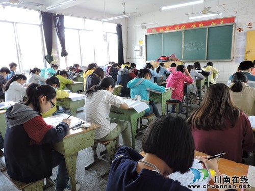 泸县一中：“无人监考”考出诚信与自信(图1)
