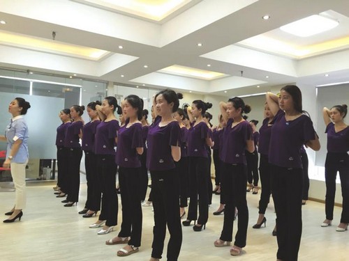 曼舞轻扬&nbsp;甜女集训备战龙舟节(图1)