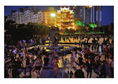 内江建市30年摄影图片展 3000照片见证变迁(图1) 内江建市30年摄影图片展 3000照片见证变迁(图1)