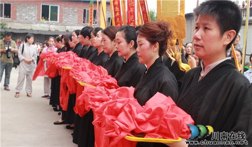 高僧大德云集 共同见证泸州蓝田金龙寺观音殿落成(图1) 高僧大德云集 共同见证泸州蓝田金龙寺观音殿落成(图1)