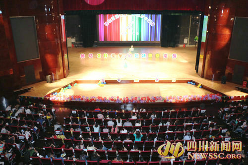 泸州:漫卡宝贝"角色扮演"体验工作快乐(图2) 泸州:漫卡宝贝"角色扮演"体验工作快乐(图2)