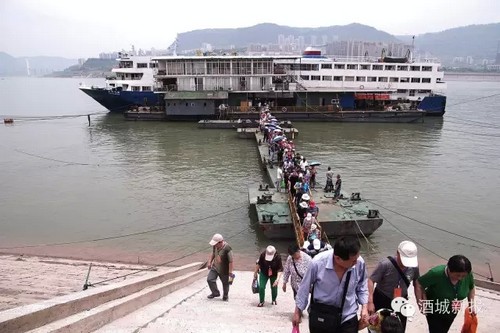 5月28日才结束“东方之星”之旅的泸州人告诉你:倾覆前的“东方之星”(图2) 5月28日才结束“东方之星”之旅的泸州人告诉你:倾覆前的“东方之星”(图2)