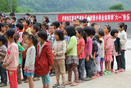 一个泸州女孩被古蔺山区孩子感动落泪(图7) 一个泸州女孩被古蔺山区孩子感动落泪(图7)