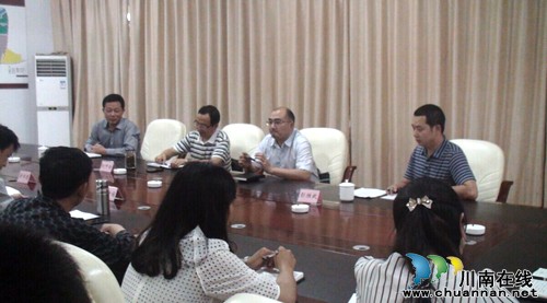泸州：合江县委组织部送新任干部到临港园区任职(图1)