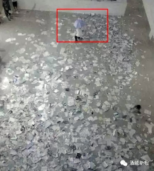 高考结束&nbsp;大家看看哪些奇葩的"狂欢"模式已开启？(图2)