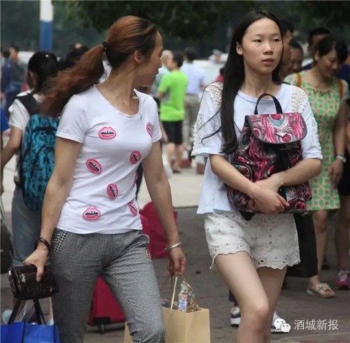 高考结束&nbsp;大家看看哪些奇葩的"狂欢"模式已开启？(图5)