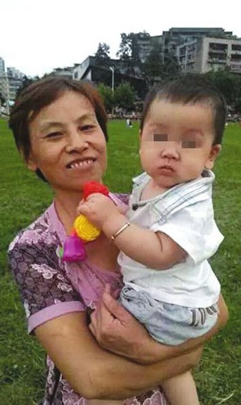 宜宾:熊孩子坑姑妈&nbsp;街头大哭&nbsp;姑姑被误当人贩子(图1)