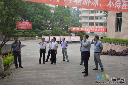 泸县第一中学迎“六五”普法县级检查验收(图2)