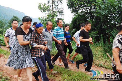 泸州地质灾害应急演练 首次使用无人机(图3) 泸州地质灾害应急演练 首次使用无人机(图3)