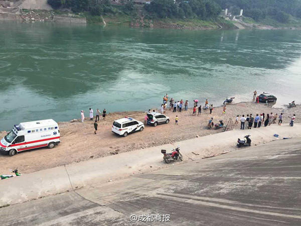 宜宾少年金沙江游泳被卷走&nbsp;目前下落不明(图3)