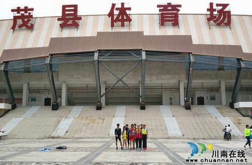 高原对抗拼耐力 泸县一中选手夺亚军(图2) 高原对抗拼耐力 泸县一中选手夺亚军(图2)
