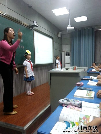 泸州十八中“党群结对”活动落下帷幕(图1) 泸州十八中“党群结对”活动落下帷幕(图1)
