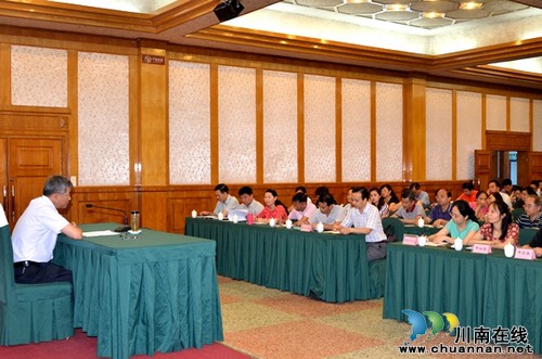 泸州市委常委、市总工会主席刘云主讲“三严三实”专题教育党课(图1)
