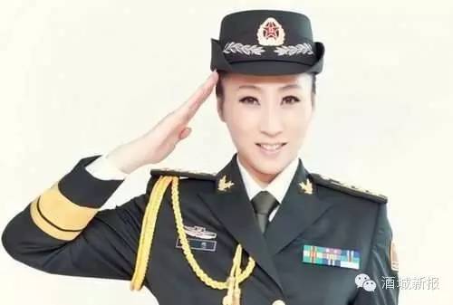 中国军中唯一国际级女足裁判&nbsp;美爆所有人的眼！(图1)