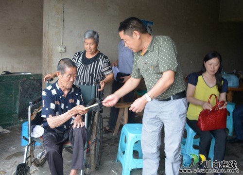 龙马潭区委统战部“七一”走访慰问困难老党员(图2)