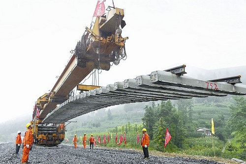 叙大铁路已铺轨至叙永县正东火车站(图1) 叙大铁路已铺轨至叙永县正东火车站(图1)