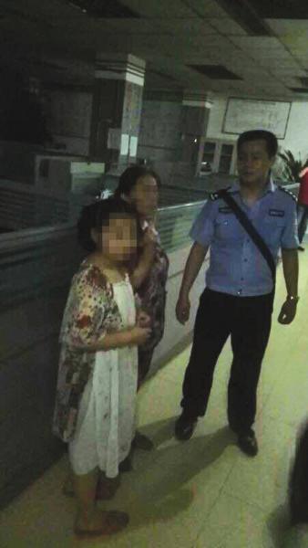 宜宾10岁女孩弄伤自己 自编自演“绑架案”(图1) 宜宾10岁女孩弄伤自己 自编自演“绑架案”(图1)