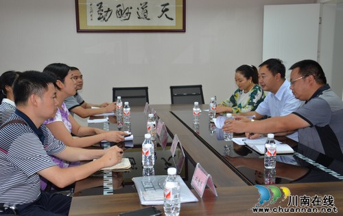 江阳区宣传部长调研华阳街道基层宣传思想文化工作(图2) 江阳区宣传部长调研华阳街道基层宣传思想文化工作(图2)