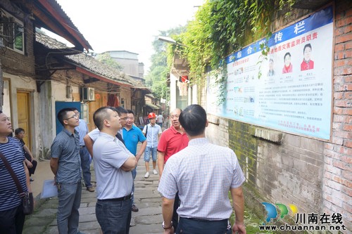 泸州市国土局检查龙马潭区地质灾害防治工作(图1) 泸州市国土局检查龙马潭区地质灾害防治工作(图1)