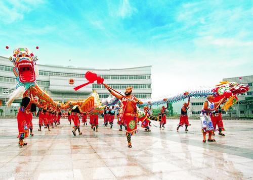 万里长江龙图腾(图1)
