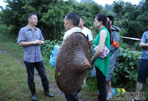 泸县副县长杜作文到云龙镇指导地质灾害险情处理工作(图1)