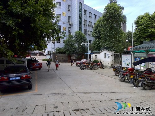 红星街道:洪水退去后 阳光下的侧井小区不再忧伤(图1) 红星街道:洪水退去后 阳光下的侧井小区不再忧伤(图1)