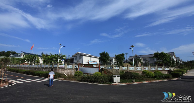 泸州:幸福美丽新村5年全覆盖(图)(图1) 泸州:幸福美丽新村5年全覆盖(图)(图1)
