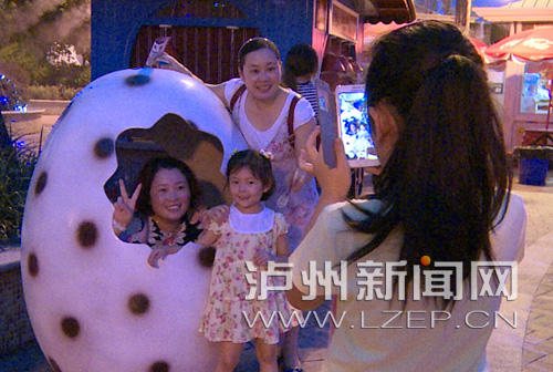 泸州酒城乐园2015大型恐龙展开幕(图3) 泸州酒城乐园2015大型恐龙展开幕(图3)