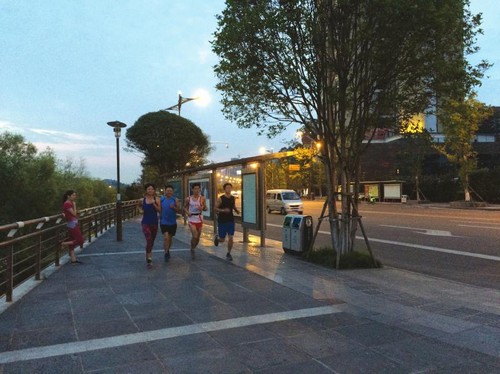 夜生活跑起来(图1)