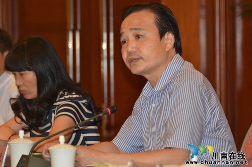泸州市总工会强调要做好劳动保护金秋助学和精准帮扶工作(图2)