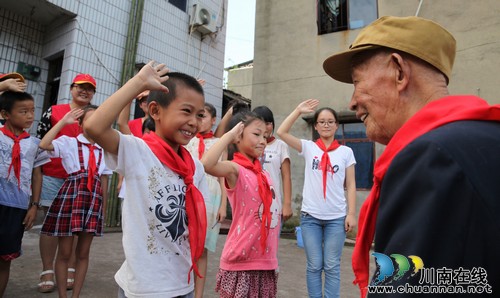 泸州抗战老兵先金玉与"肉包子弹"的70年故事(图5) 泸州抗战老兵先金玉与"肉包子弹"的70年故事(图5)