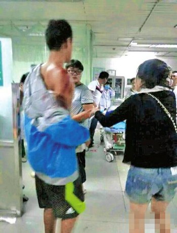 天津港码头发生两次爆炸(图3)