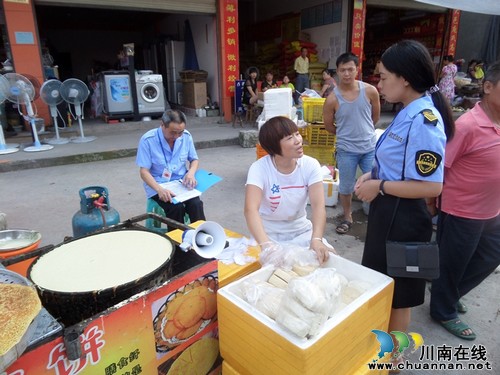 毗卢镇：秋收农忙，不忘食品安全(图1)