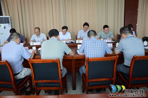 泸县纪委书记喻斌率队到太伏镇调研党风廉政建设工作(图1)