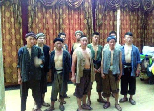 新报记者探班《国酒》剧组:酒为媒讲述抗战故事(图5) 新报记者探班《国酒》剧组:酒为媒讲述抗战故事(图5)