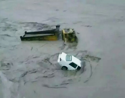 南泸州一夜暴雨 永宁河愤怒咆哮(图4) 南泸州一夜暴雨 永宁河愤怒咆哮(图4)
