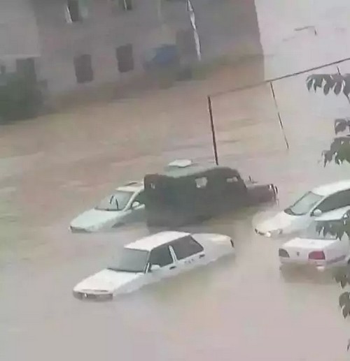 南泸州一夜暴雨 永宁河愤怒咆哮(图9) 南泸州一夜暴雨 永宁河愤怒咆哮(图9)