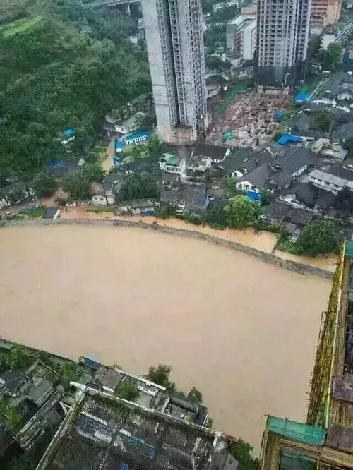 南泸州一夜暴雨 永宁河愤怒咆哮(图11) 南泸州一夜暴雨 永宁河愤怒咆哮(图11)