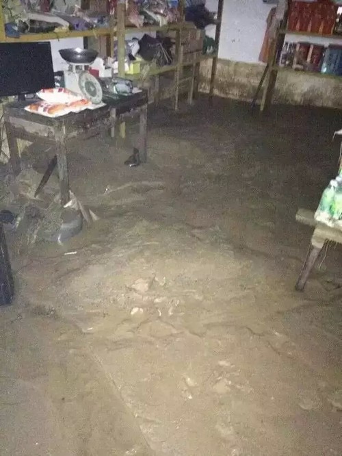 南泸州一夜暴雨 永宁河愤怒咆哮(图15) 南泸州一夜暴雨 永宁河愤怒咆哮(图15)