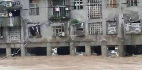 南泸州一夜暴雨 永宁河愤怒咆哮(图19) 南泸州一夜暴雨 永宁河愤怒咆哮(图19)
