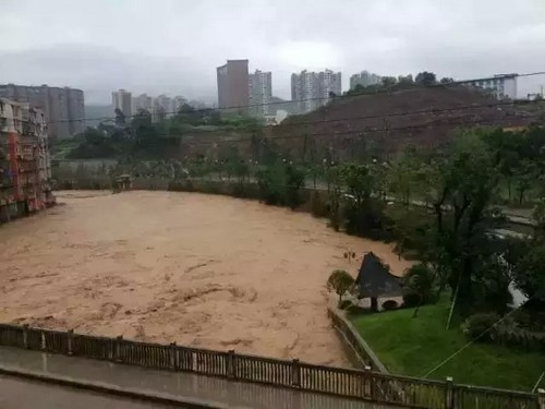 南泸州一夜暴雨 永宁河愤怒咆哮(图21) 南泸州一夜暴雨 永宁河愤怒咆哮(图21)