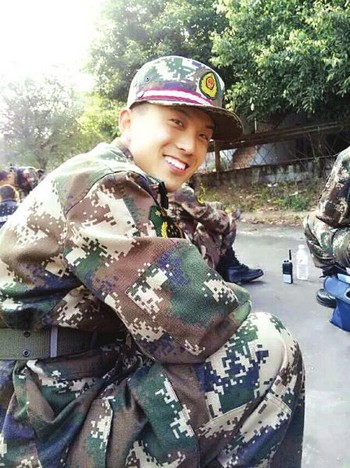 泸州武警写歌赞天津消防 将制公益歌曲并拍摄MV(图1) 泸州武警写歌赞天津消防 将制公益歌曲并拍摄MV(图1)