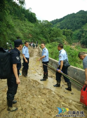 叙永公安：风雨奋战鏖战急&nbsp;暴雨激流写忠诚(图3)